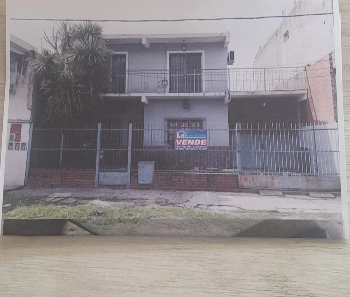 EXCELENTE CASA EN 2 PLANTAS, CON 5 AMBIENTES. MUY BUENA UBICACION !